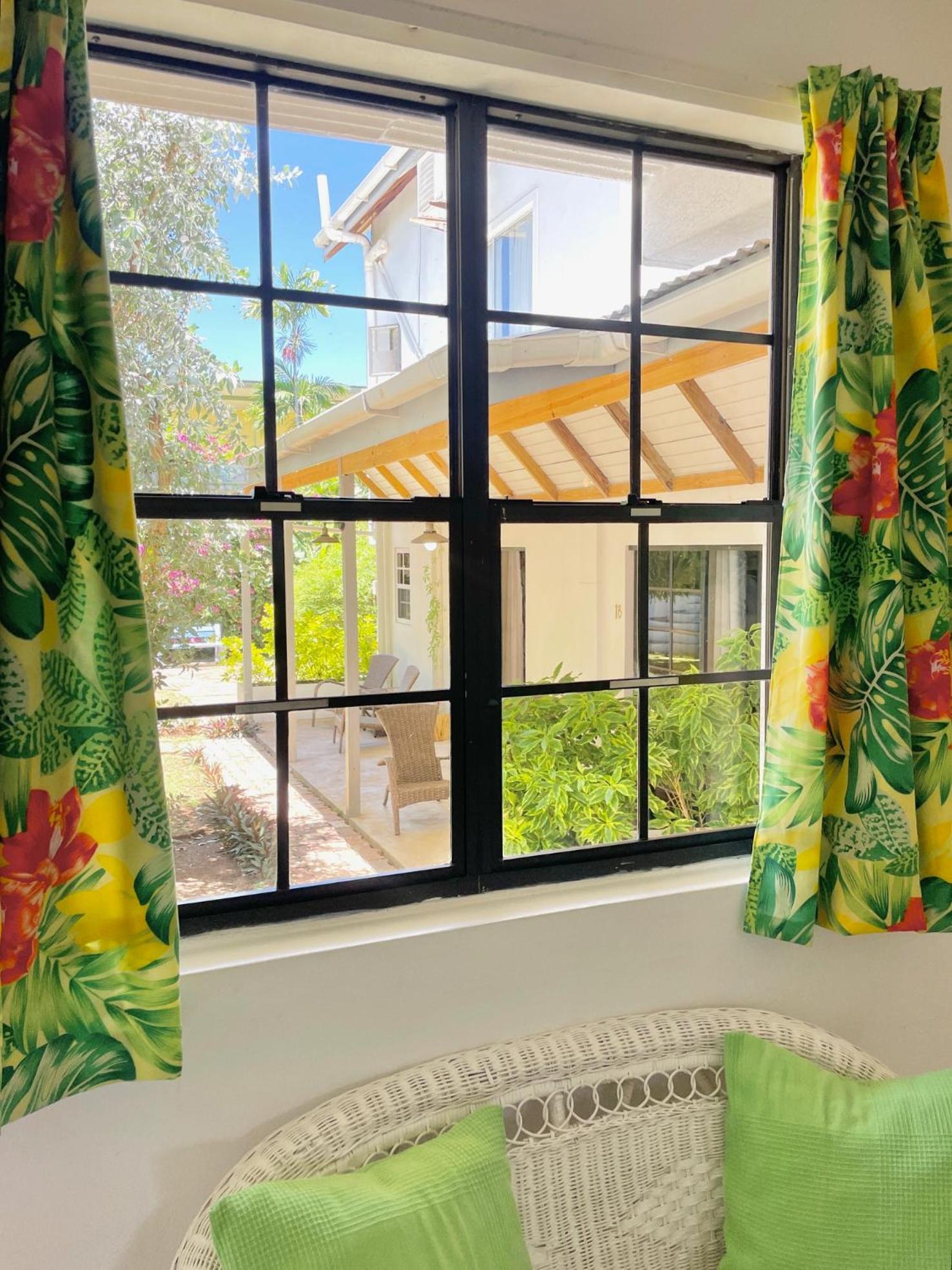 Bananaquit Tobago -Stay Near The Beach Crown Point Exterior photo