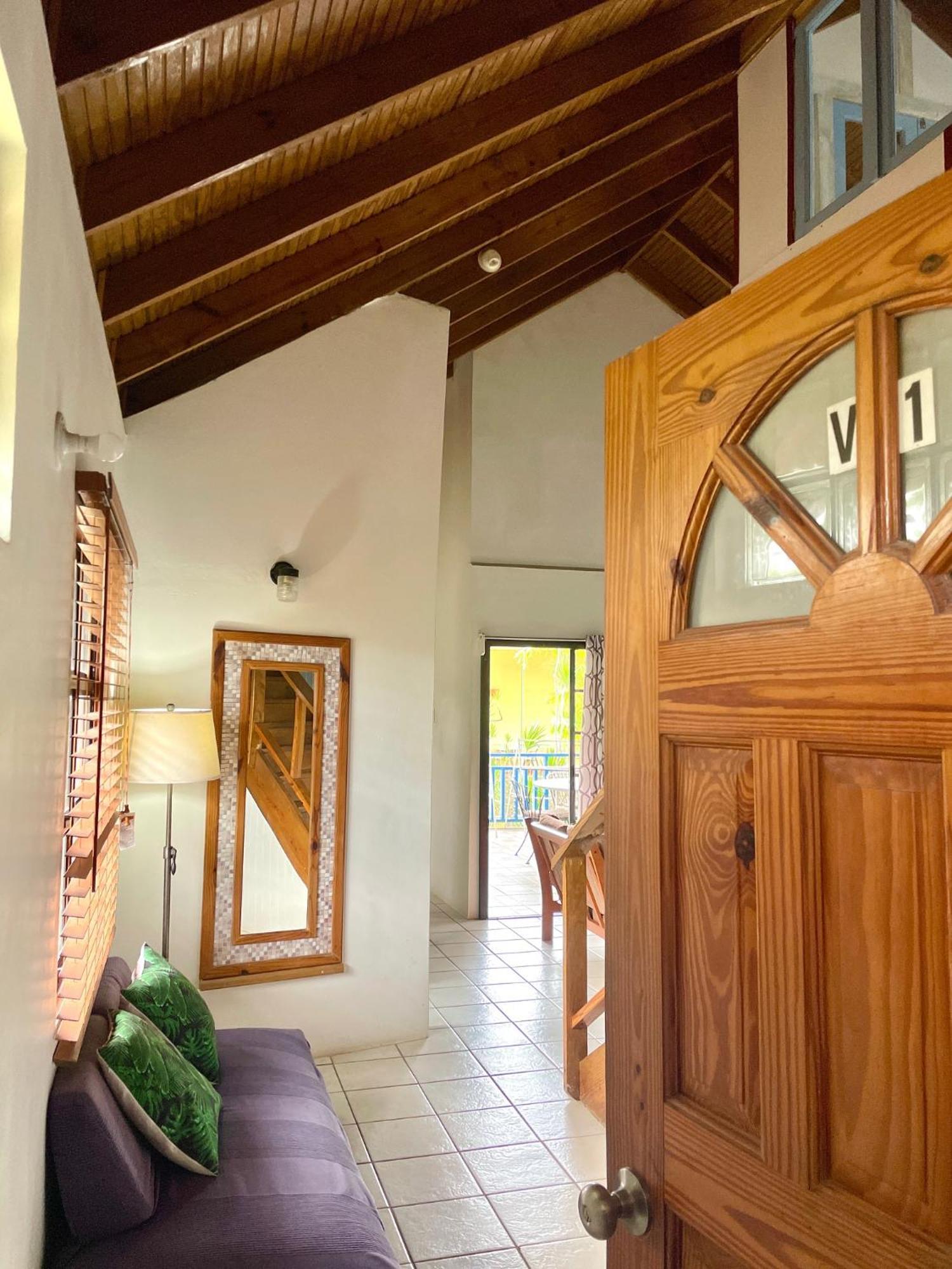 Bananaquit Tobago -Stay Near The Beach Crown Point Exterior photo