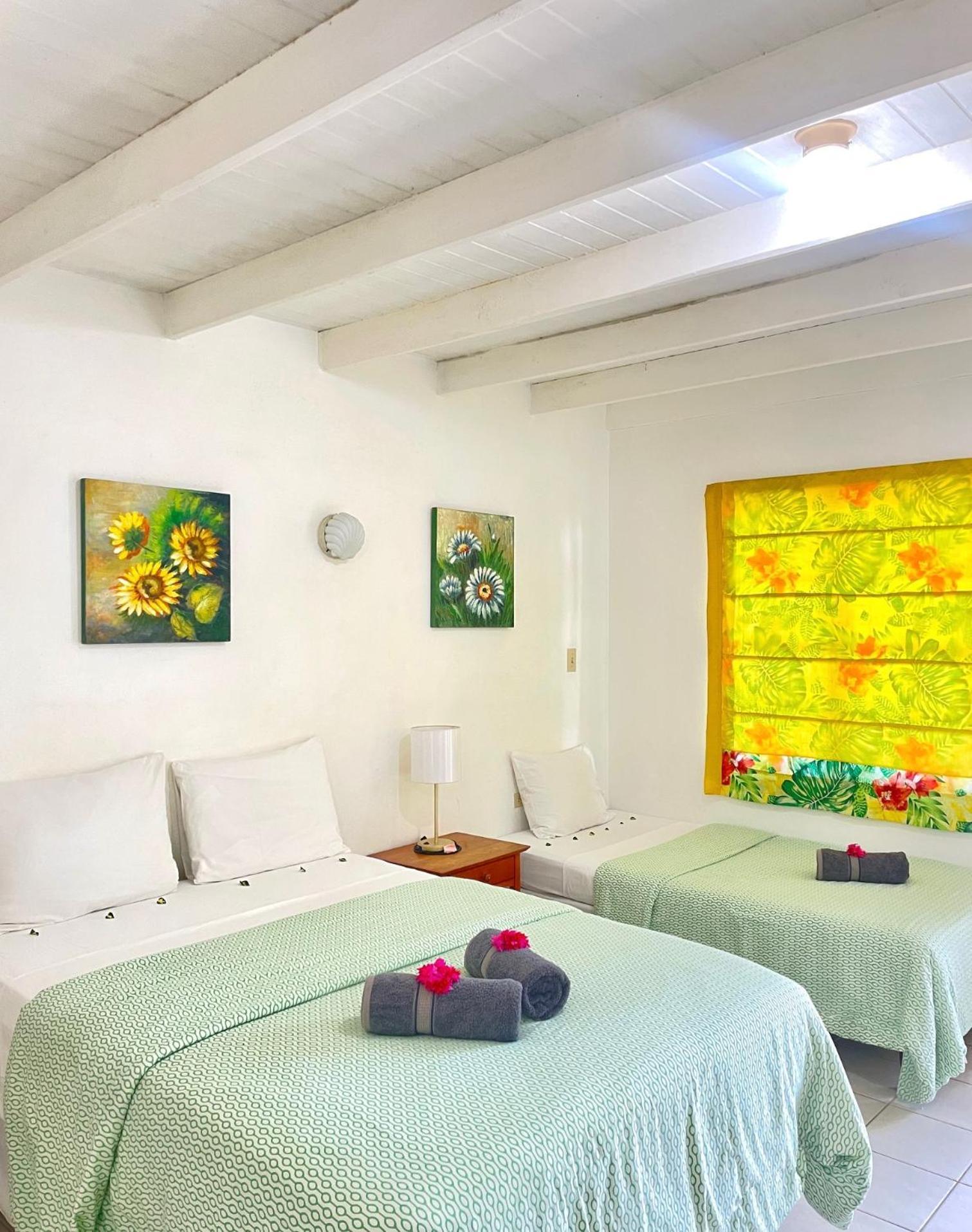 Bananaquit Tobago -Stay Near The Beach Crown Point Exterior photo